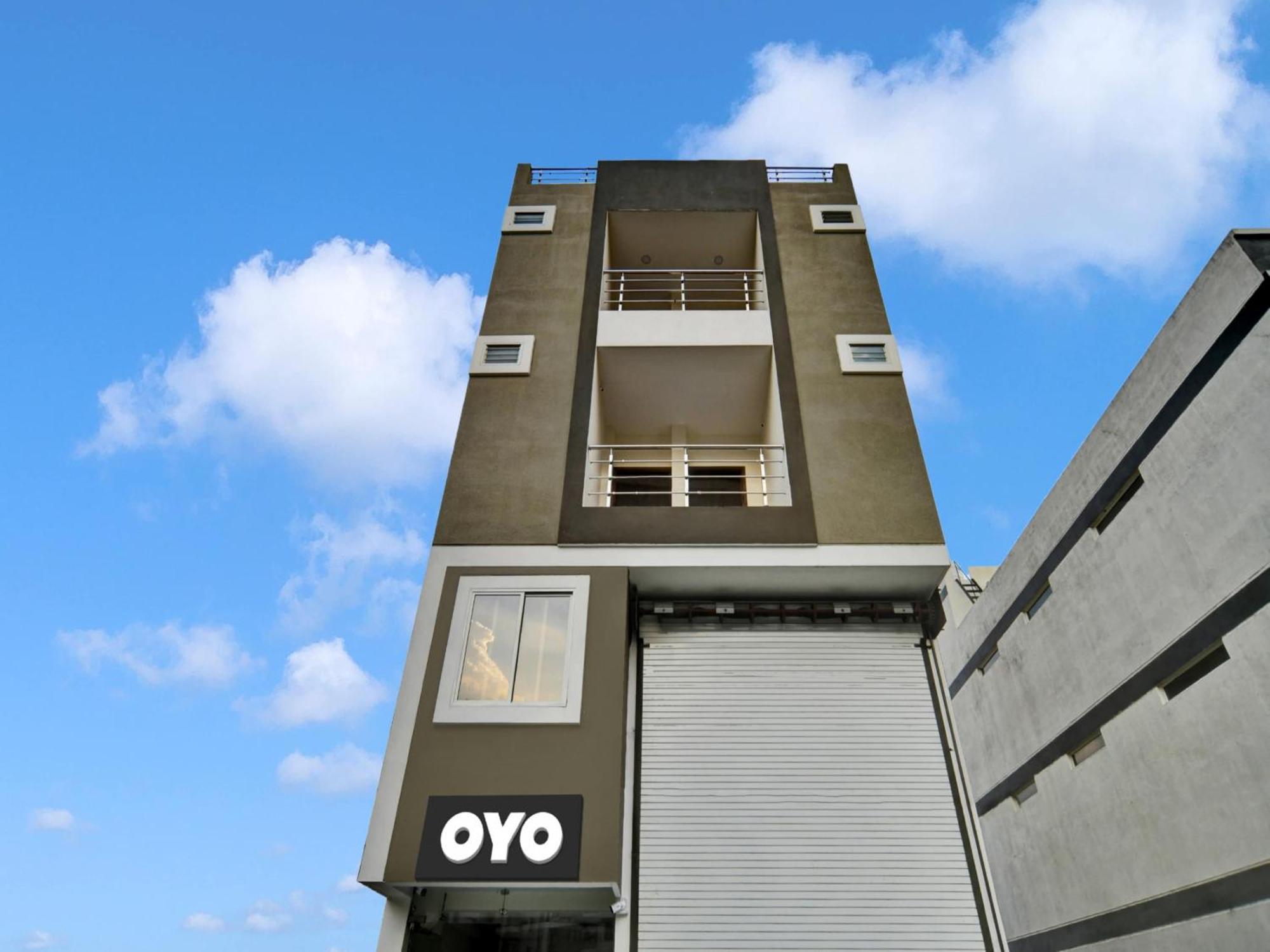 Oyo Hotel Dr Greens Indore Ngoại thất bức ảnh