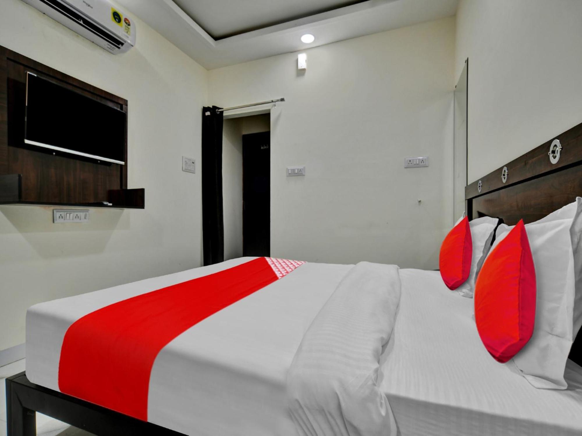 Oyo Hotel Dr Greens Indore Ngoại thất bức ảnh