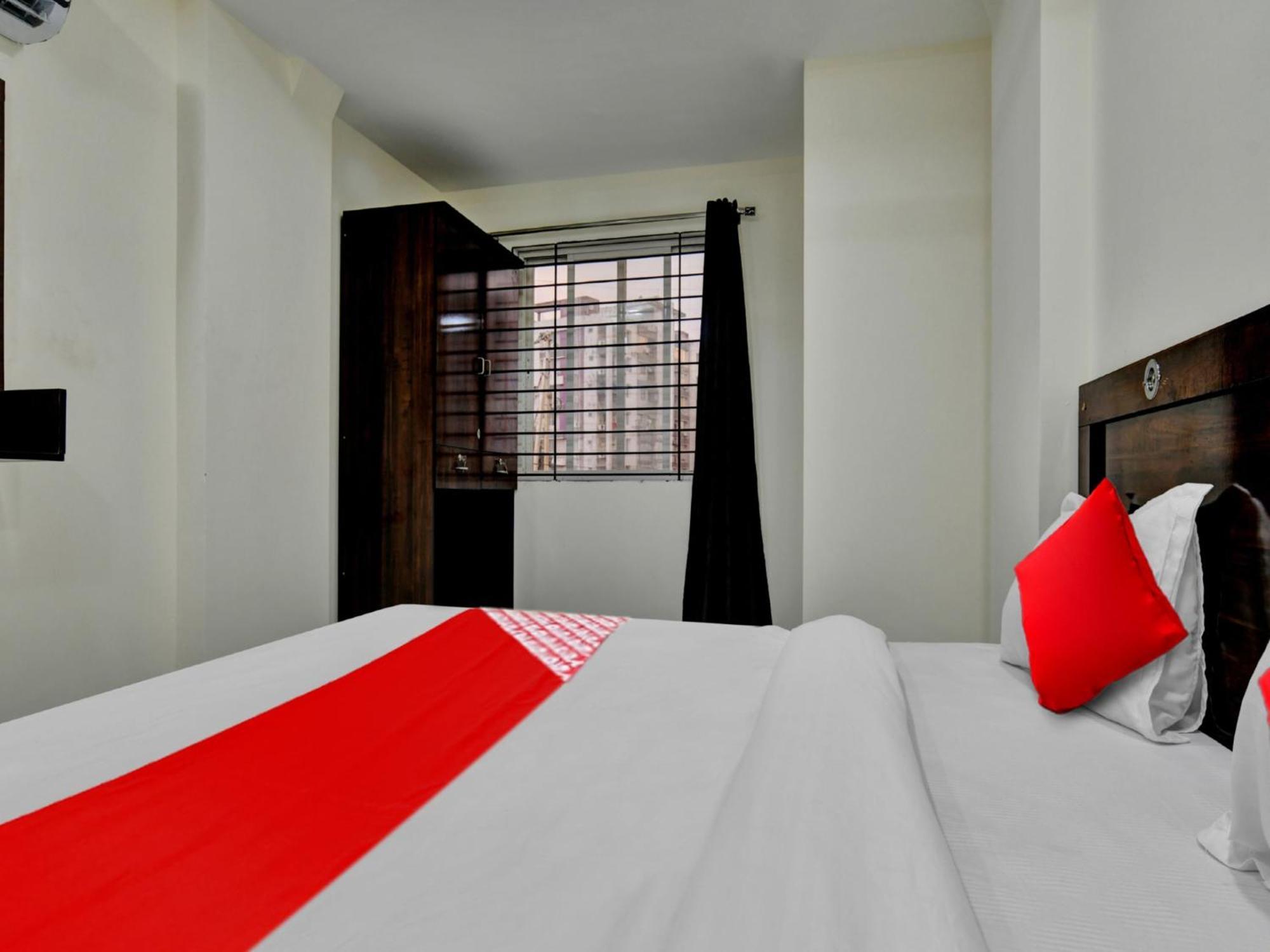Oyo Hotel Dr Greens Indore Ngoại thất bức ảnh