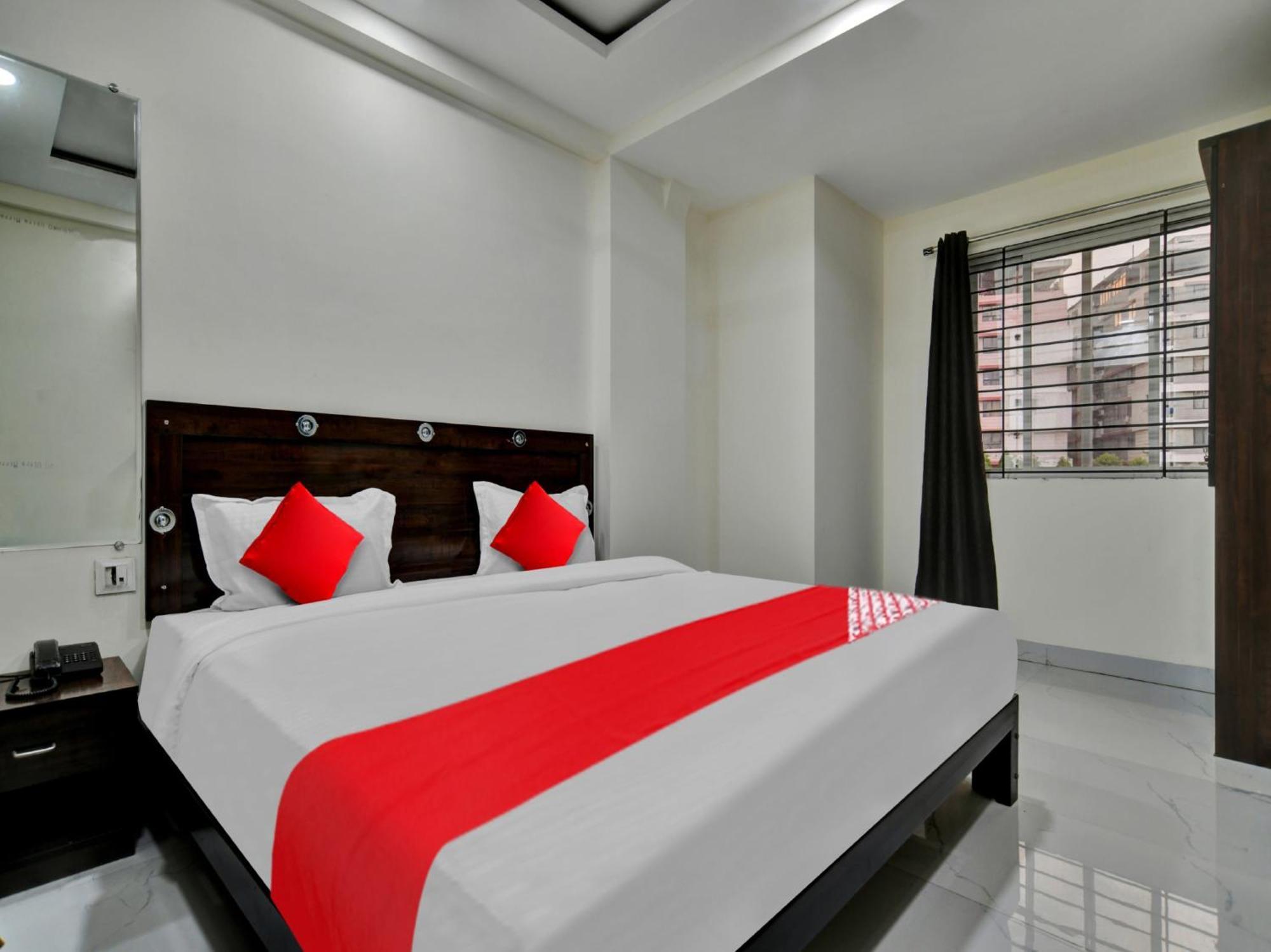 Oyo Hotel Dr Greens Indore Ngoại thất bức ảnh