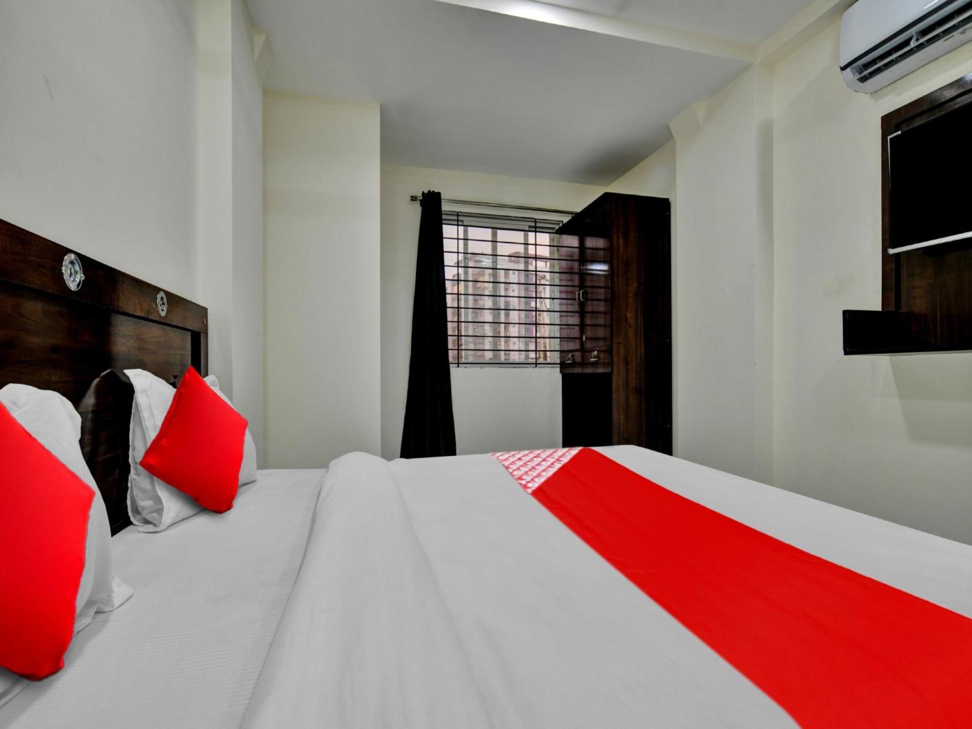 Oyo Hotel Dr Greens Indore Ngoại thất bức ảnh